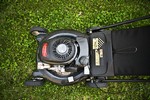 Křovinořezy, vyžínače: Kterou motorovou kosu vybrat